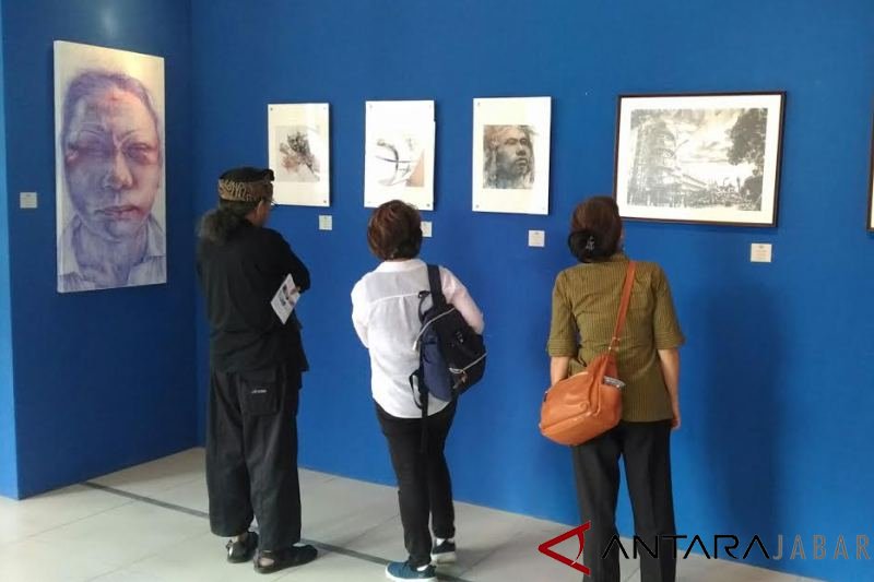 Alumni seni rupa ITB gelar pameran 'Drawing Dialog