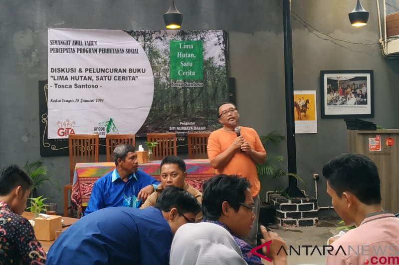 Buku 'Lima Hutan, Satu Cerita' jadi sumbangan buku inspiratif Tosca Santoso