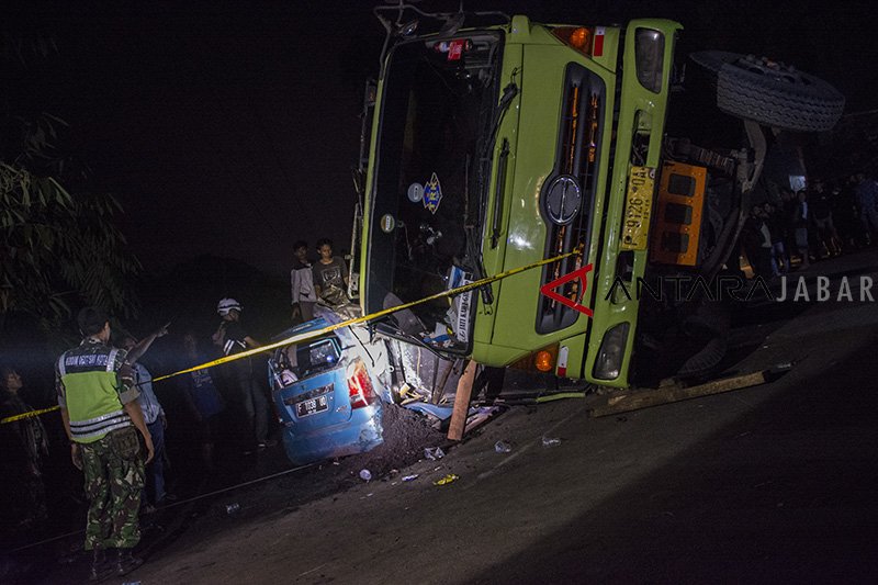 Kecelakaan truk di Sukabumi