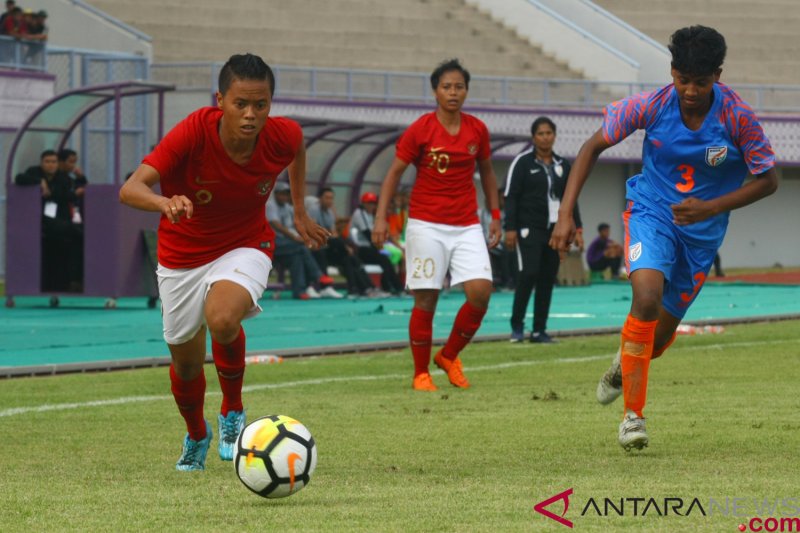 Laga Persahabatan Timnas Wanita Indonesia Melawan India - ANTARA News