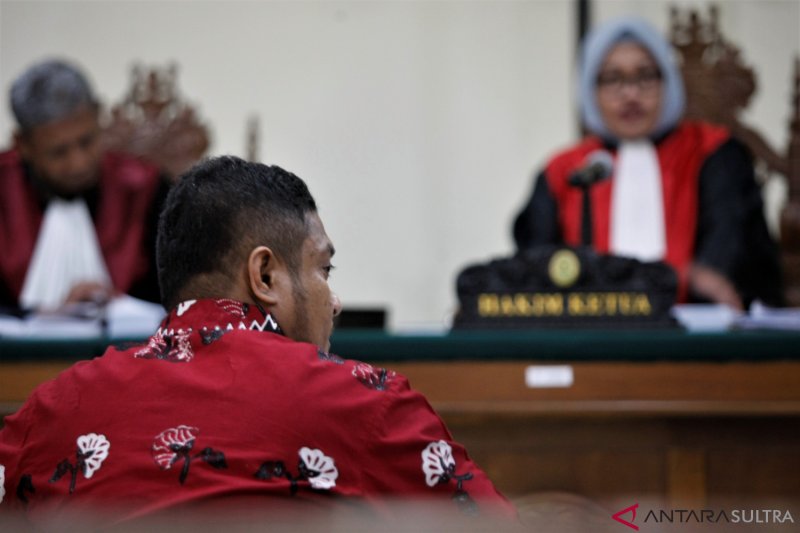 Sidang Tuntutan Bupati Busel