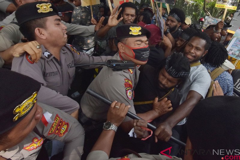 Unjuk rasa Papua dibubarkan polisi