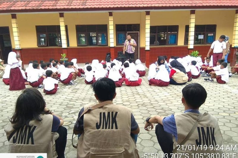 Jejaring Mitra Kemanusiaan Terus Bantu Korban Tsunami di Lampung Selatan