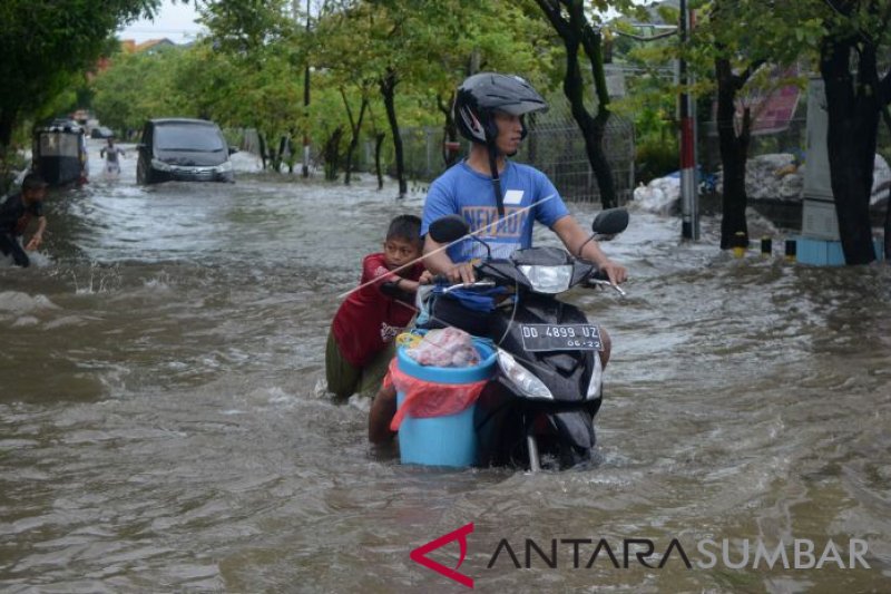 BANJIR DI MAKASSAR