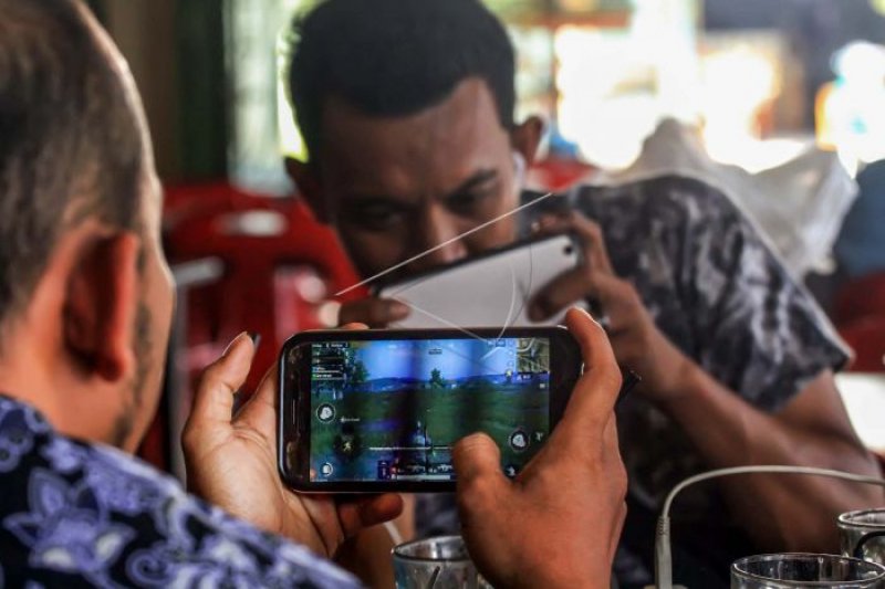 Waspadai nyeri tengkuk akibat kebiasaan buruk saat gunakan gawai