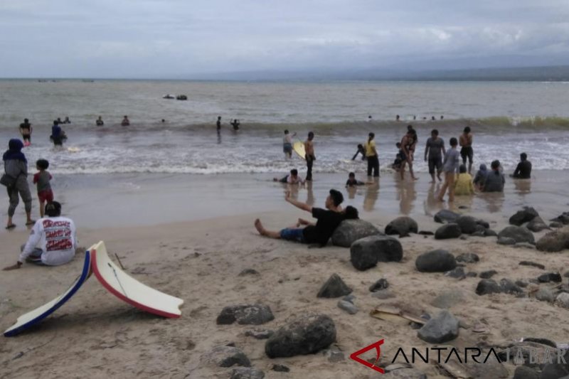 Pantai di Garut sepi pengunjung