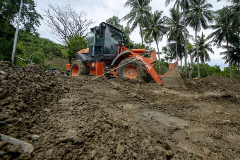 Jalur Trans Sualwesi tertutup material