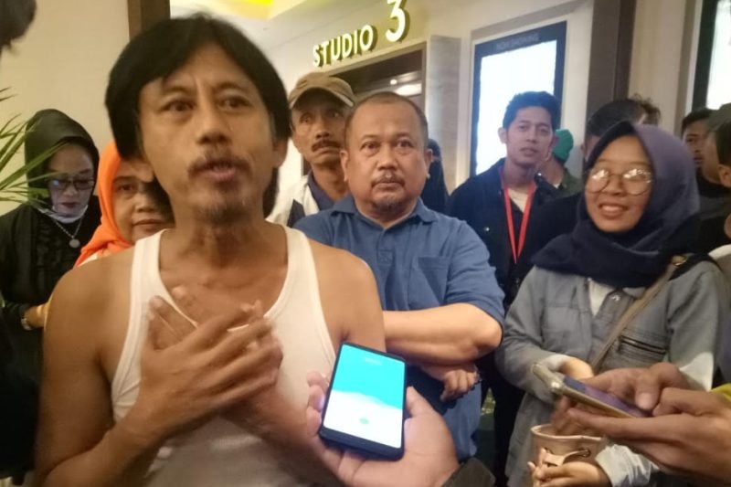 Warga Garut sambut penayangan perdana film Preman Pensiun