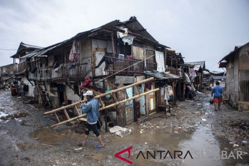 KEMISKINAN JAKARTA TURUN