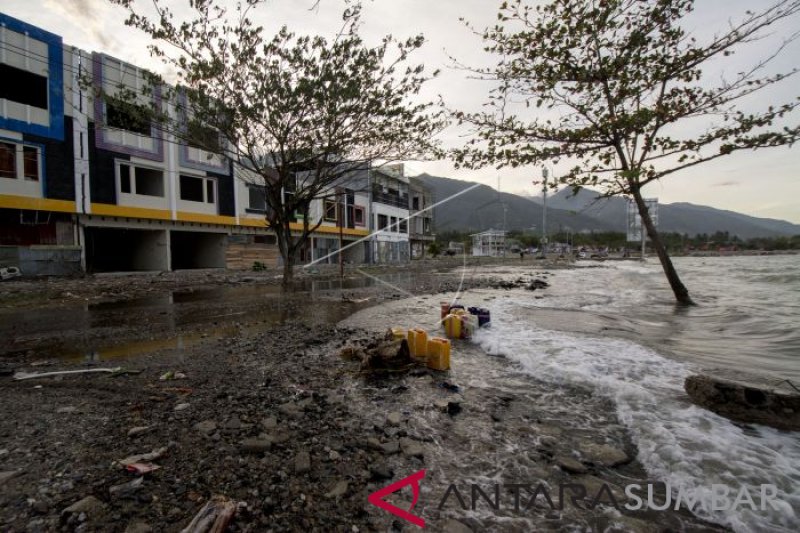 PENURUNAN PERMUKAAN TANAH DI PALU