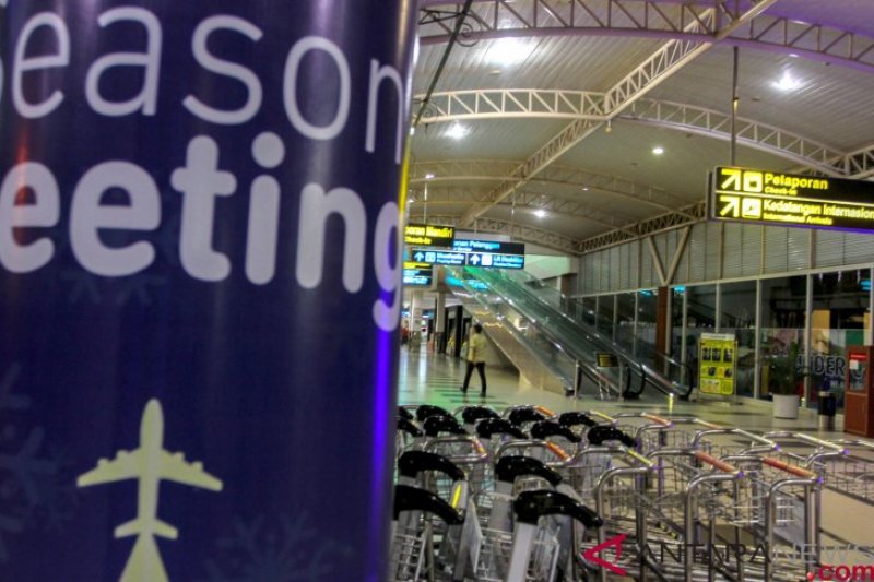 Suasana Bandara Pekanbaru Sepi Akibat Tiket Mahal