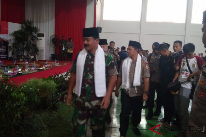 Panglima TNI dan Kapolri silaturahim ke ponpes Buntet Cirebon