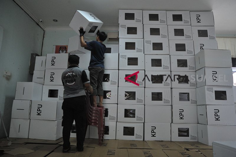 KPU Palembang rakit kotak suara Pemilu