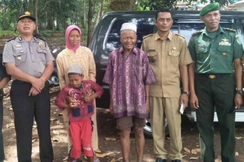 Warga Kiara Payung Cianjur bantah abaikan keluarga gangguan mental