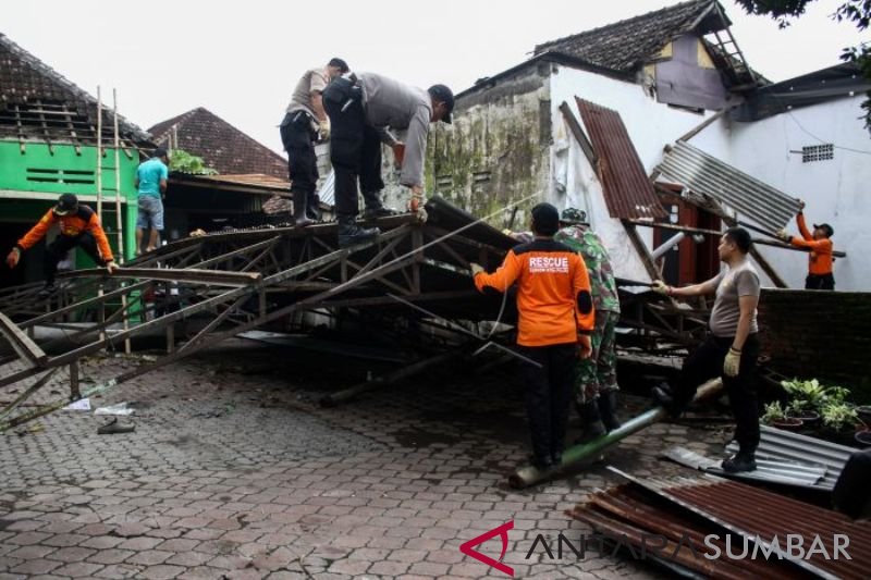 DAMPAK ANGIN PUTING BELIUNG