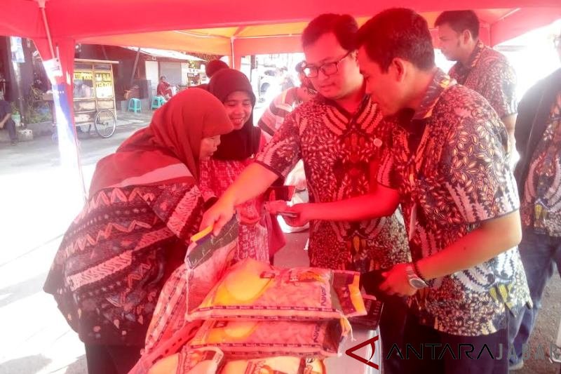 Tekan kenaikan harga, TPID Cirebon gelar pasar murah