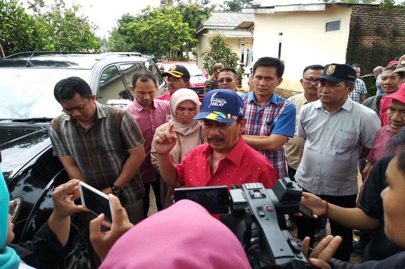 Wali Kota Bandarlampung Tinjau Korban Banjir Rajabasa