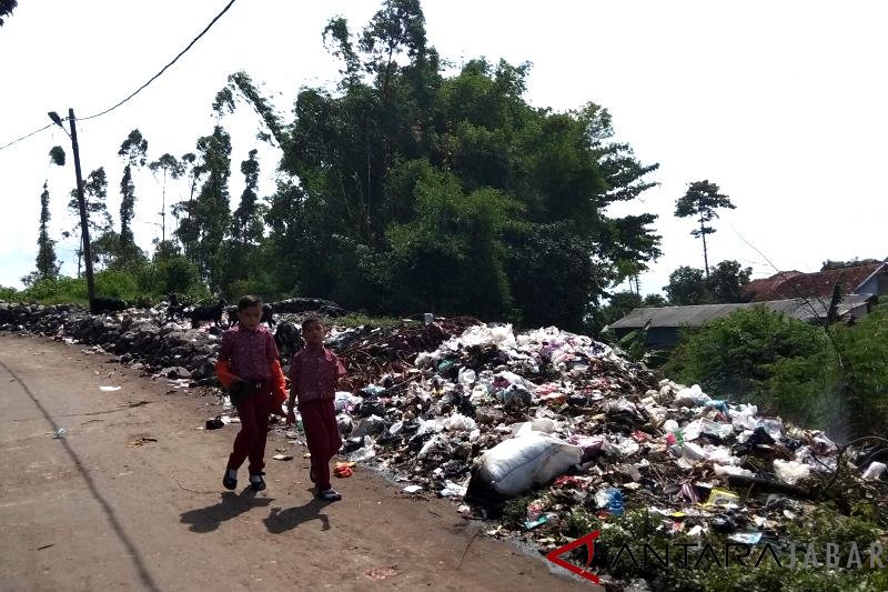 Banyak Sampah di Kabupaten Garut tidak terangkut