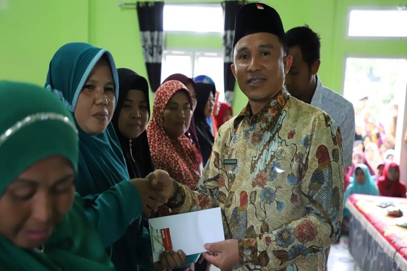 Bupati Lampung Barat resmikan program Keluarga Harapan