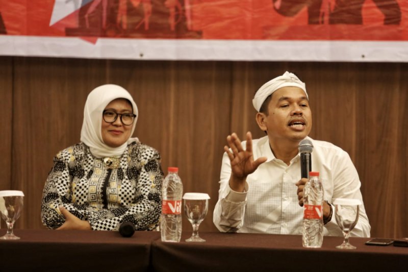 Dedi Mulyadi berbagi ilmu politik dengan aktivis perempuan di Bandung