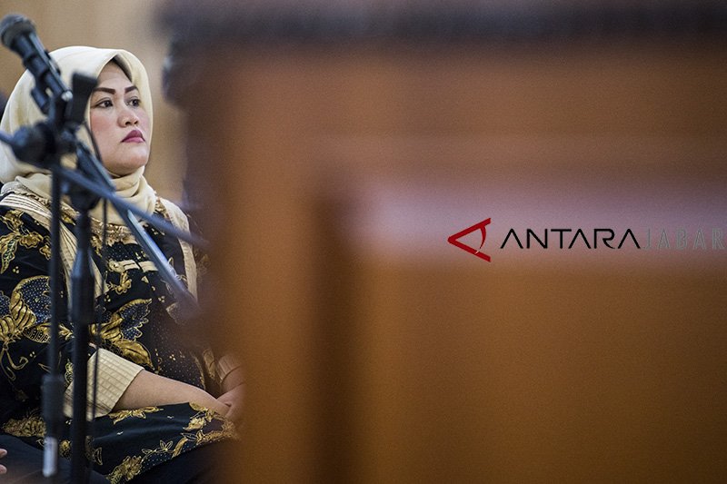 Neneng Yasin didakwa terima Rp10 miliar terkait Meikarta