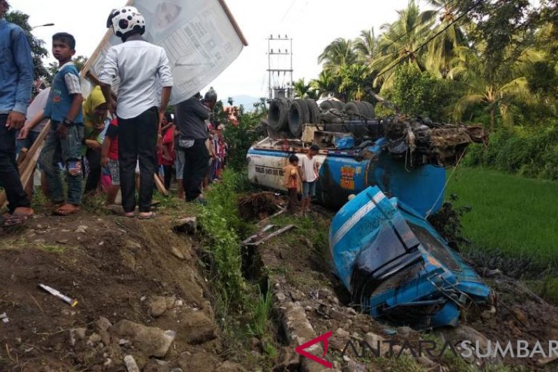 KECELAKAAN BERUNTUN DI SOLOK