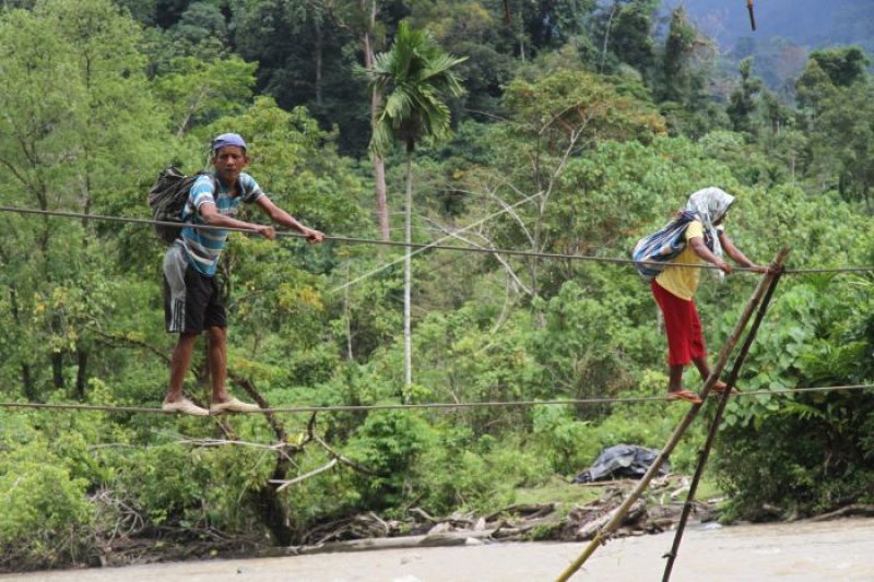 JEMBATAN TALI DI PEDALAMAN ACEH