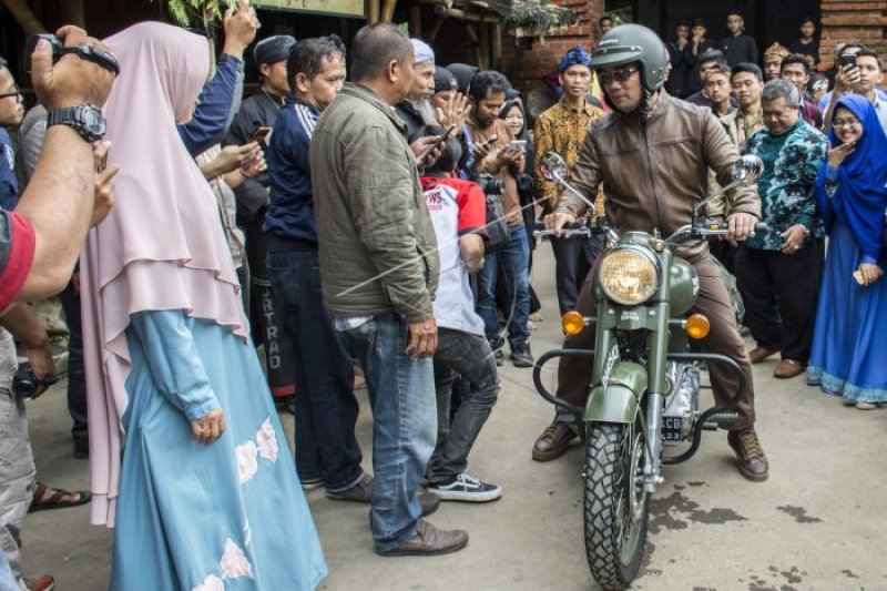 Ridwan Kamil bersepeda motor jelajahi objek wisata Sukabumi