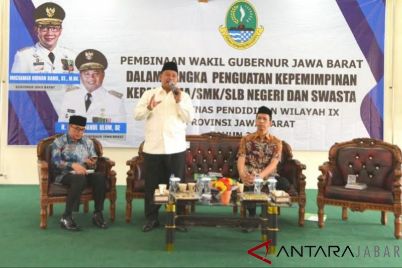 SMK/SMA agar buat program pendidikan kewirausahaan, kata Wagub Jabar