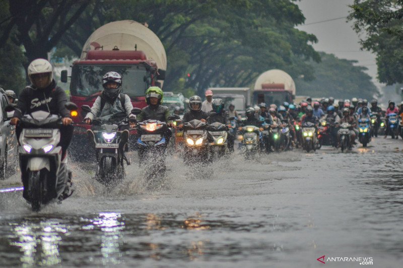 BMKG : Hujan turun di wilayah Bandung belum berarti musim kemarau berakhir