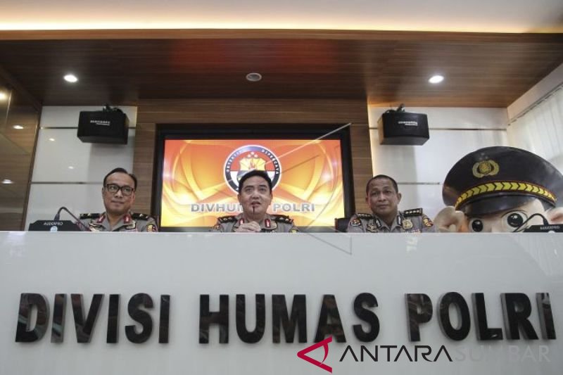 JUMPA PERS PENANGKAPAN ANDI ARIEF