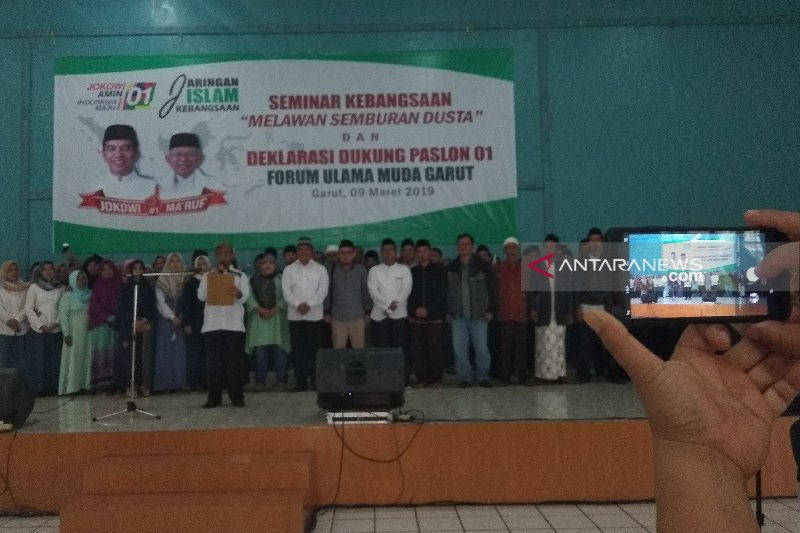 Ulama muda Garut pendukung Jokowi siap melawan semburan dusta