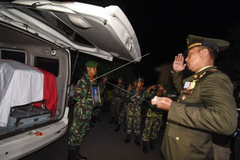 Jenazah Sertu Anumerta Mirwariyadin tiba di Lombok