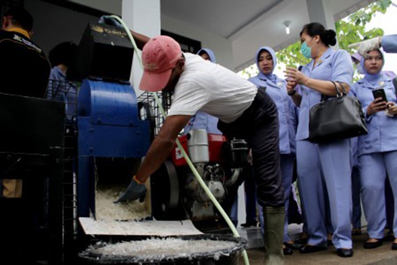 Bakti sosial mengolah sampah