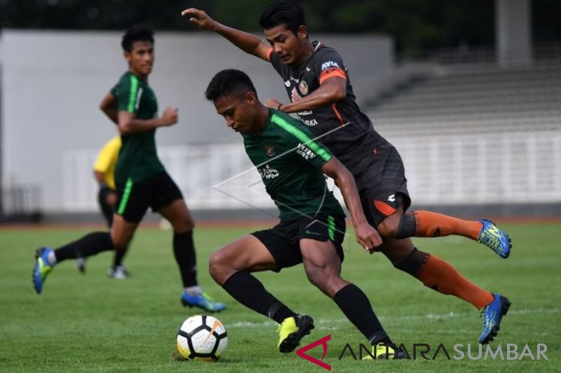 UJI COBA TIMNAS U23 LAWAN SEMEN PADANG