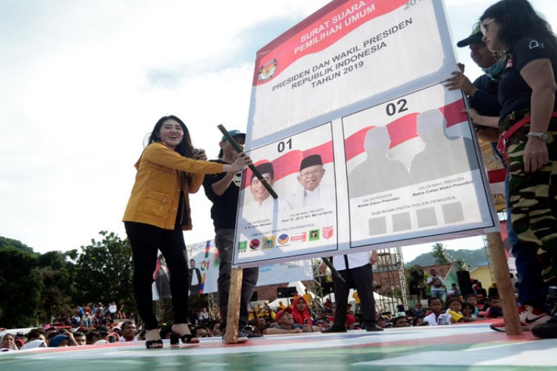 Simulasi Cara Pencoblosan Surat Suara Pemilihan Presiden 2019