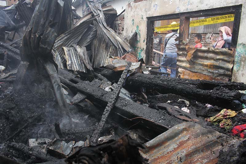 Kebakaran rumah di jalan Andi Tondro