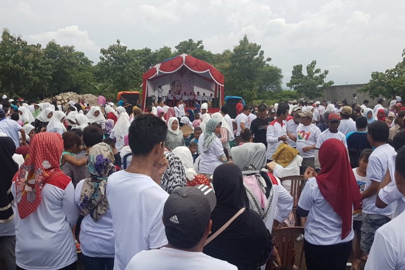 Seribuan petani garam Cirebon deklarasi dukung Jokowi-Ma'ruf