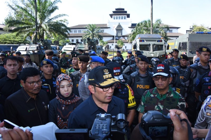 Gubernur Jabar tunda pelantikan 3 kepala daerah kabupaten/kota