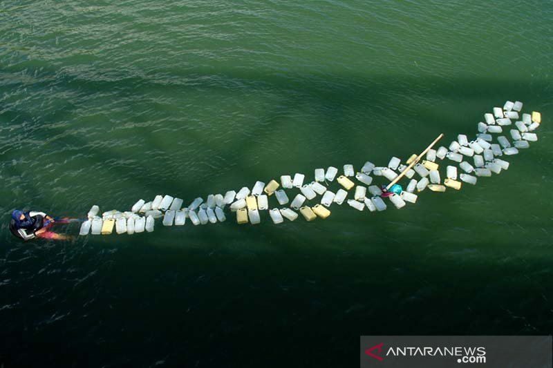 Penjual air bersih