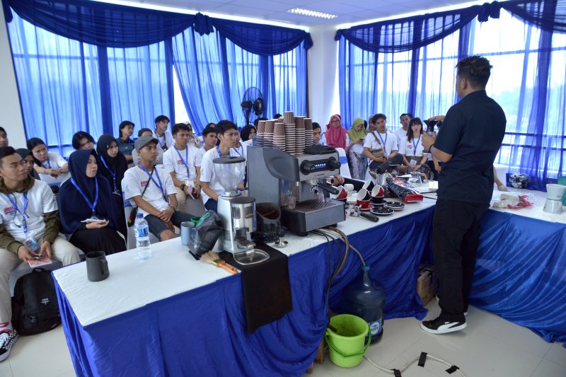 KELAS KREATF BUMN DI MANADO