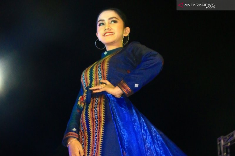 Kemendag Siap Bantu Ekspor Ulos Dan Kain Tenun Sibolga Antara News Sumatera Utara