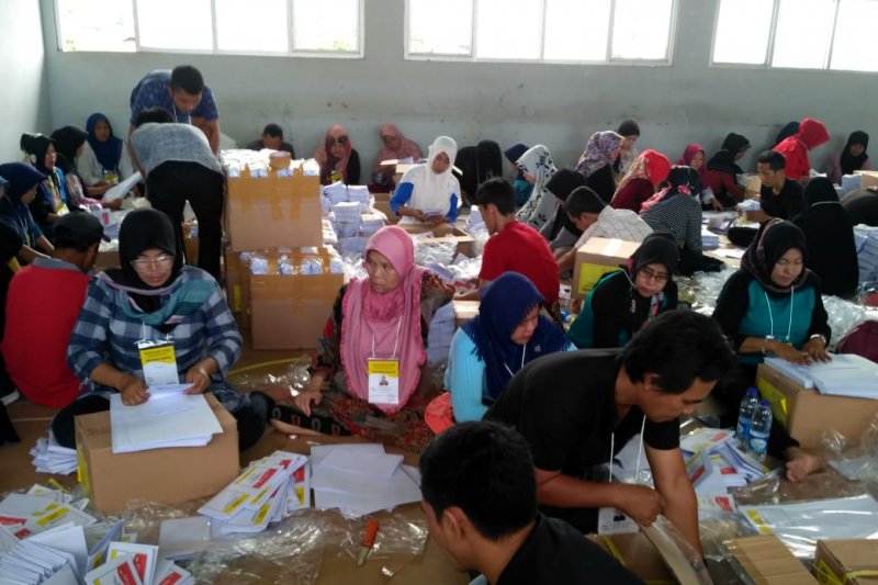 KPU Cianjur masih tunggu surat suara pengganti yang rusak
