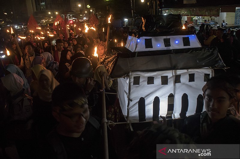 Pawai Bandung lautan api