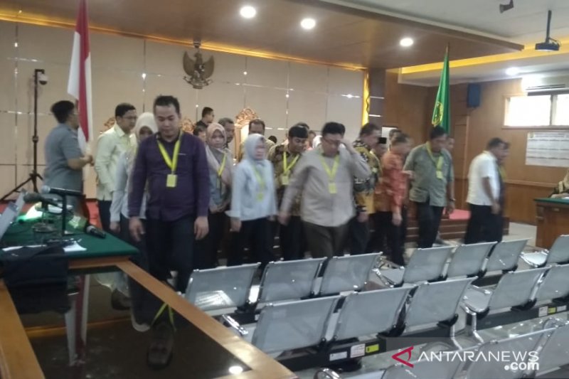 Liburan ke Thailand, 20 anggota DPRD Bekasi bersaksi di Sidang Meikarta