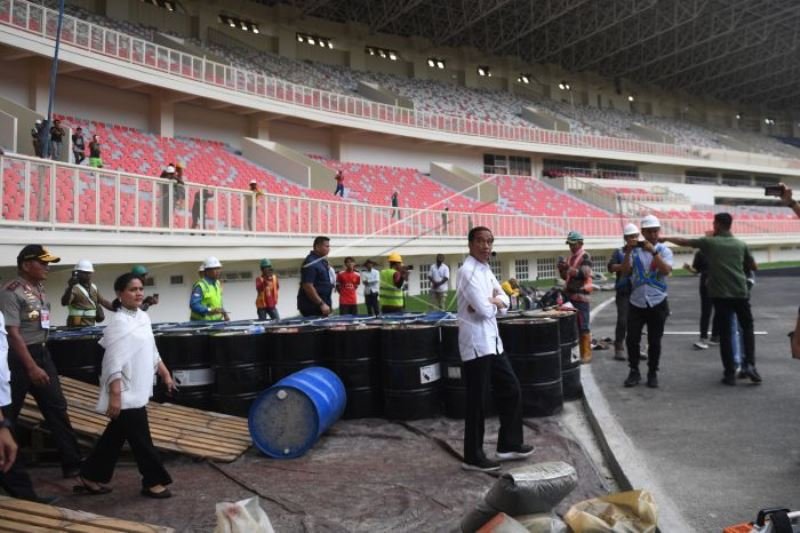 Presiden Jokowi tinjau Stadion Papua Bangkit