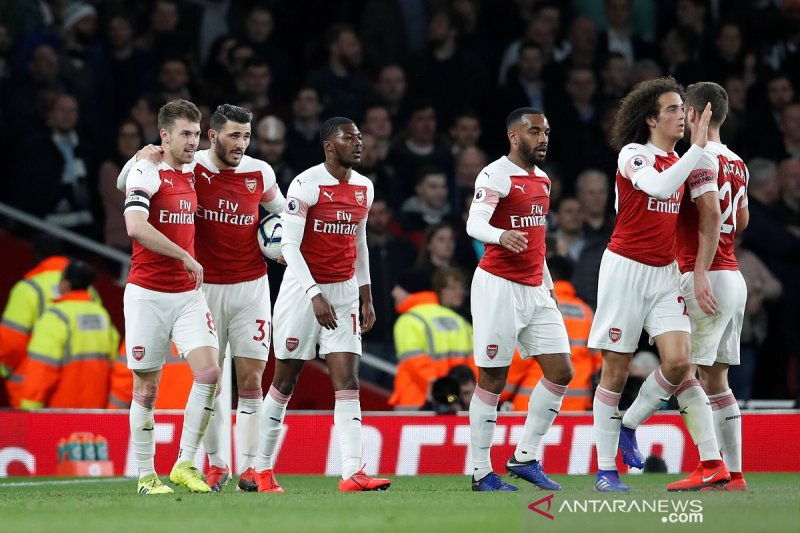 Arsenal menang masuk tiga besar, gusur Spurs