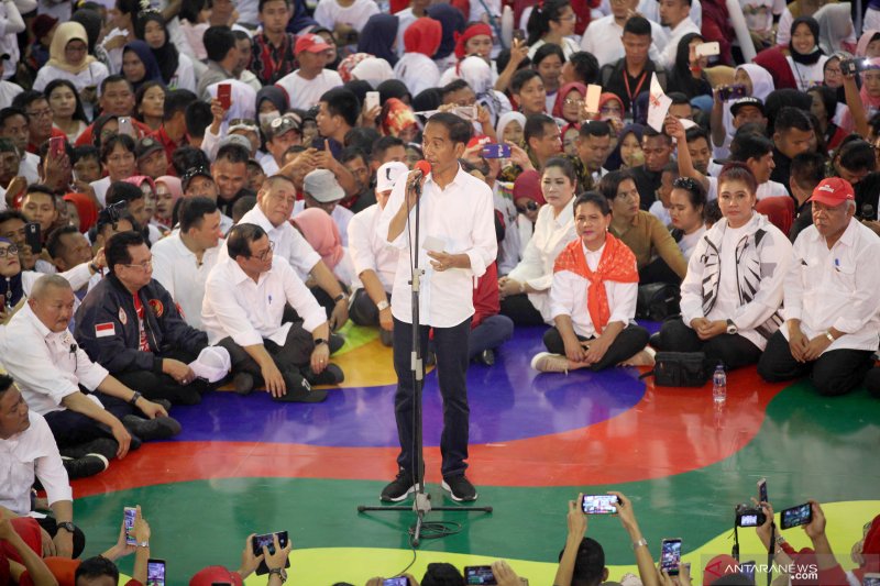 Jajak pendapat Roy Morgan: Jokowi masih unggul dari Prabowo