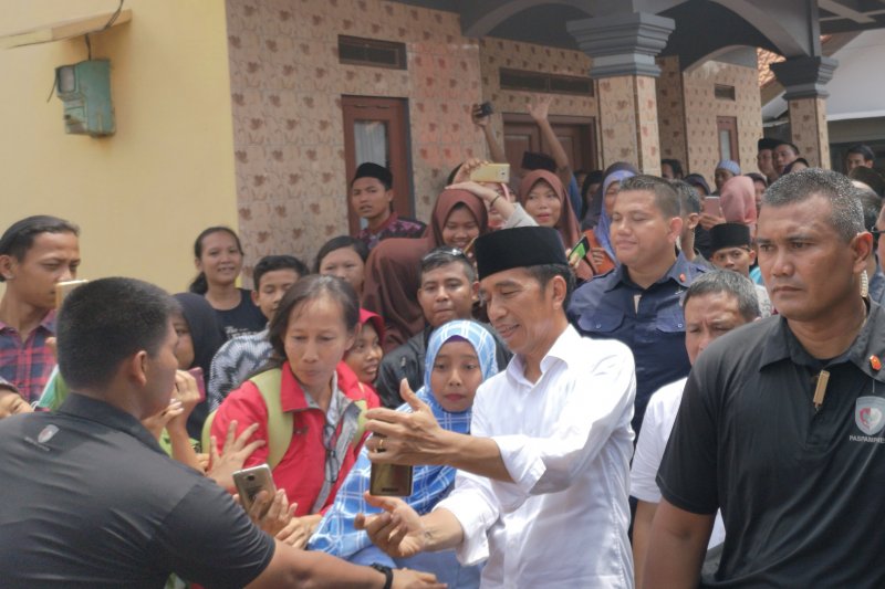 Jokowi janji pertahankan Indramayu sebagai lumbung padi nasional