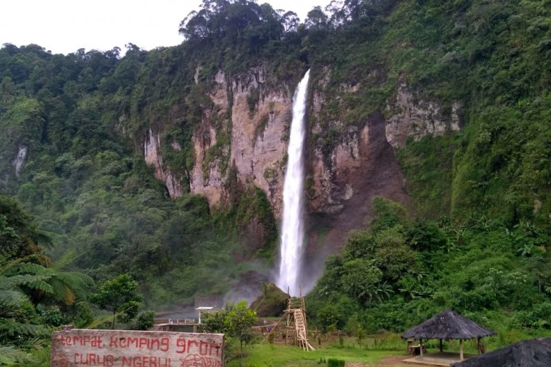 Curug Ngebul Cianjur jadi objek wisata favorit di Jabar